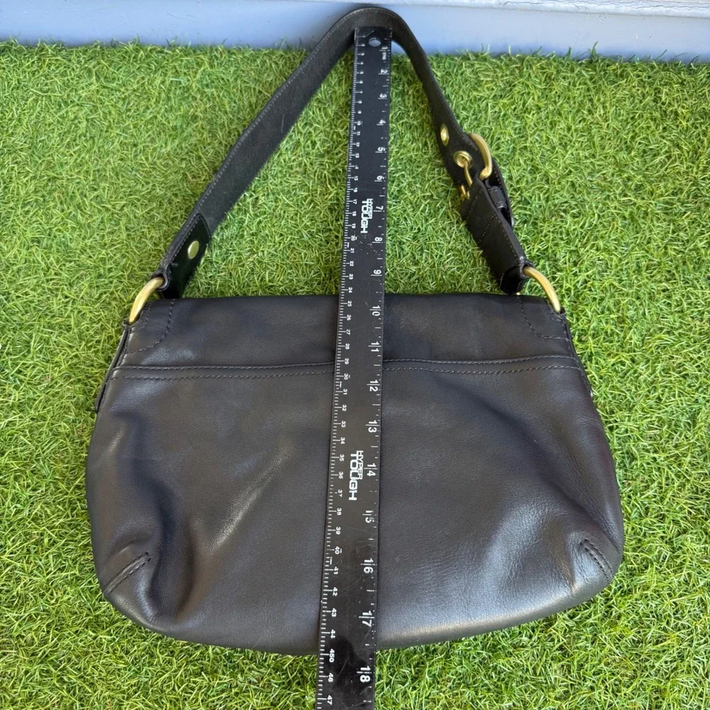 Vintage Y2K Coach Black Leather Soho Flap Shoulder Bag Brass Buckle Preppy